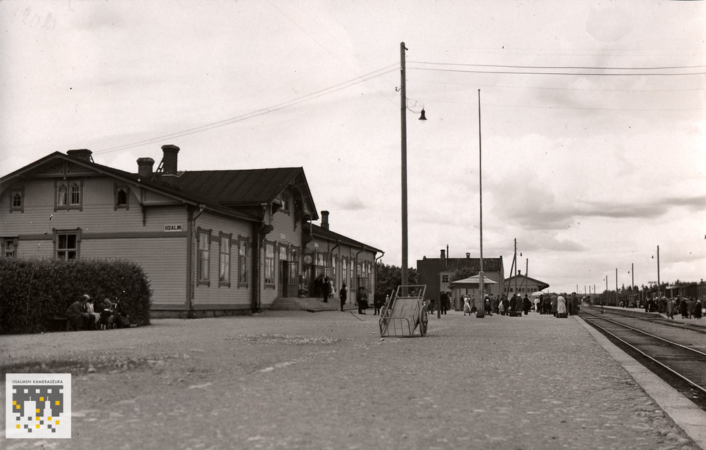 Iisalmen kameraseuran kuvassa Iisalmen rautatieasema vuonna 1962.